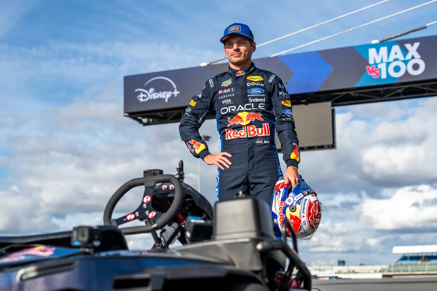 Verstappen haalt honderd tegenstanders in en wint spectaculaire kartrace