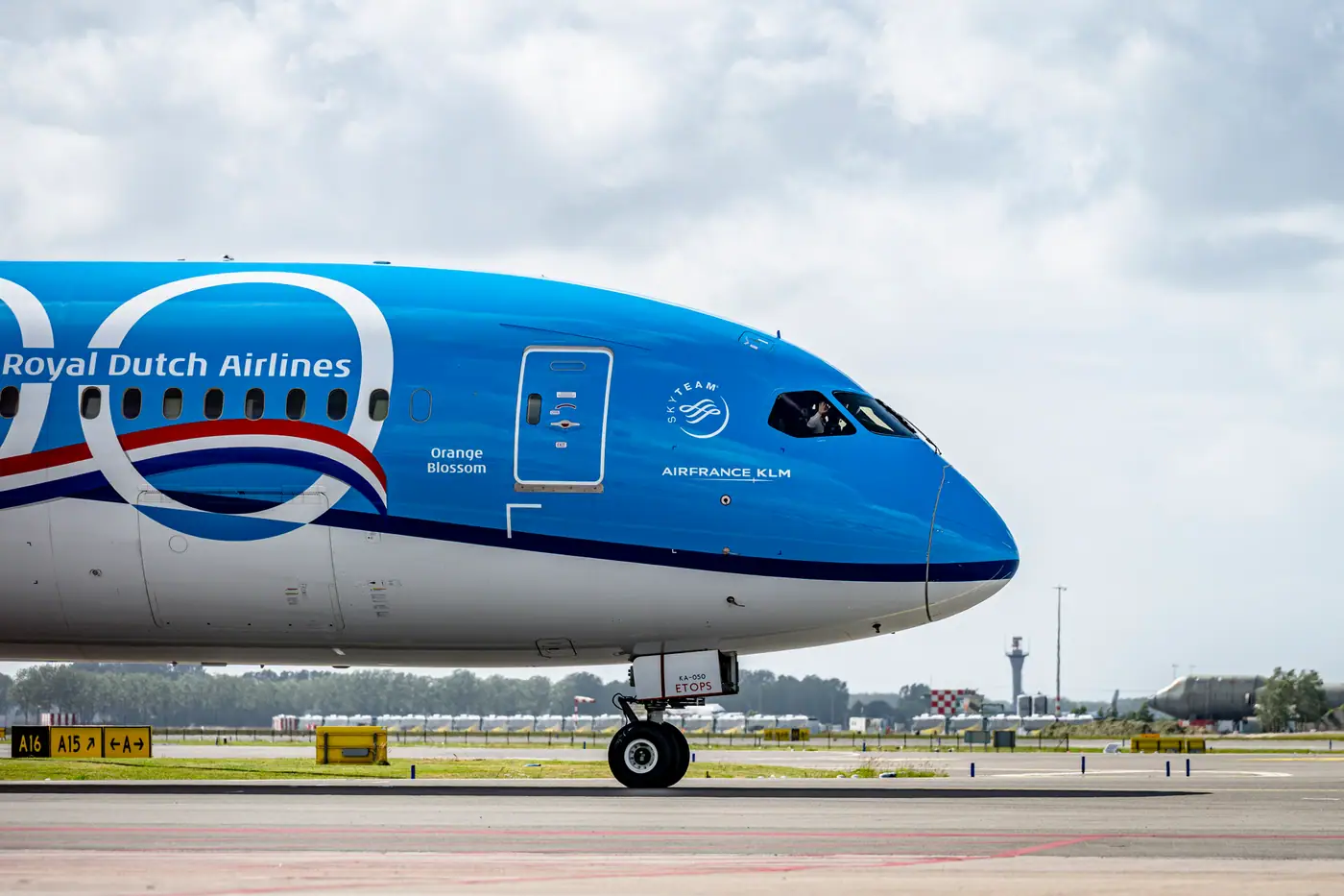 Brandende powerbank dwingt KLM-vlucht naar Curaçao terug naar Schiphol