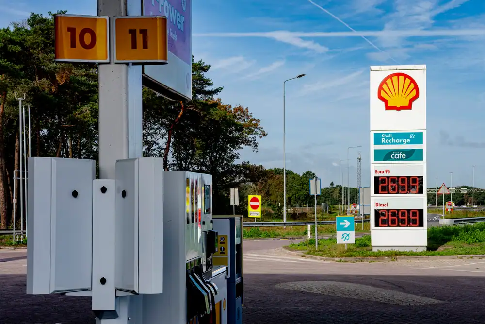 Netherlands Fuel Prices: Petrol Drops as Diesel Remains High