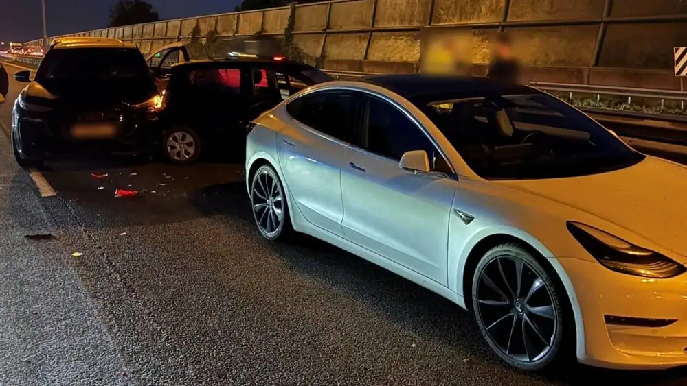 Vier auto's betrokken bij botsing op A27: flinke vertraging richting Gorinchem